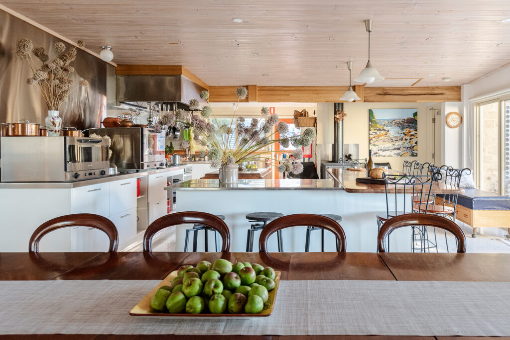 'Cooma House' - Flinders Island - A Fantastic Opportunity For A Peaceful And Secluded Island Lifestytle With Substatntial Income Potential